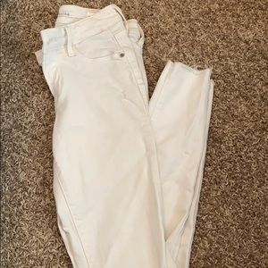 White skinny jeans